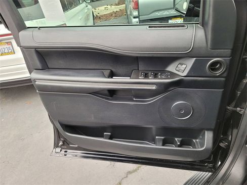 Certified 2021 Ford Expedition XLT image 30