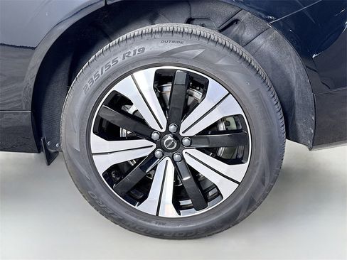 Certified 2023 Volvo XC60 T8 Core w/ Climate Package image 31