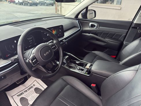 Used 2024 Kia Sorento SX AWD/4WD image 9
