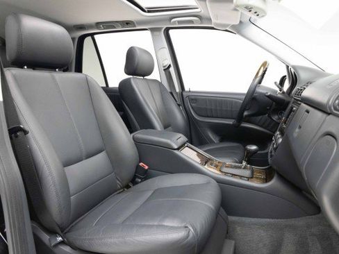 Used 2002 Mercedes-Benz ML 55 AMG 4MATIC image 4