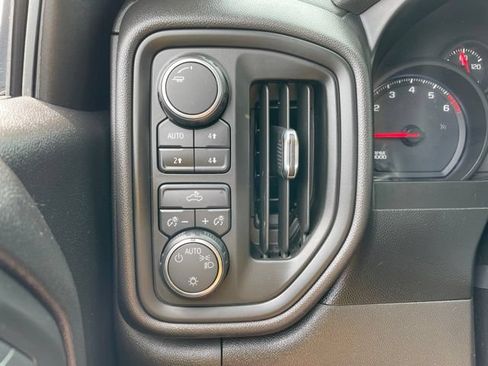 Used 2019 Chevrolet Silverado 1500 Custom Trail Boss w/ Custom Convenience Package AWD/4WD image 18