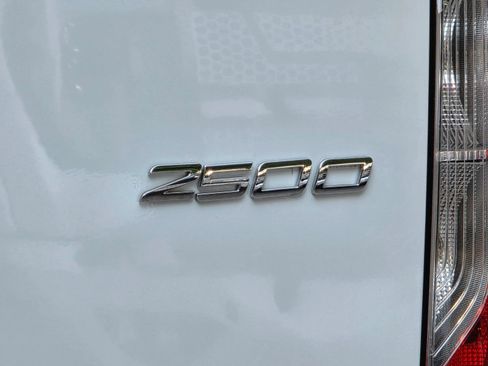 Used 2025 Mercedes-Benz Sprinter 2500 image 38