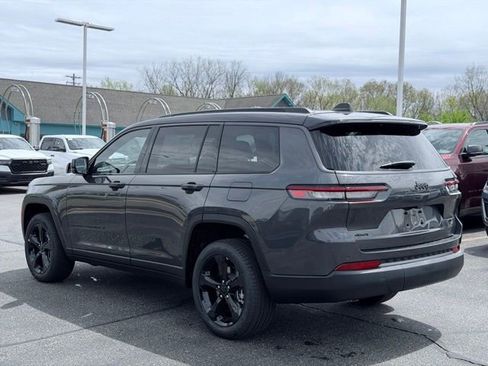 New 2026 Jeep Grand Cherokee L Limited w/ Limited Altitude Package AWD/4WD image 8