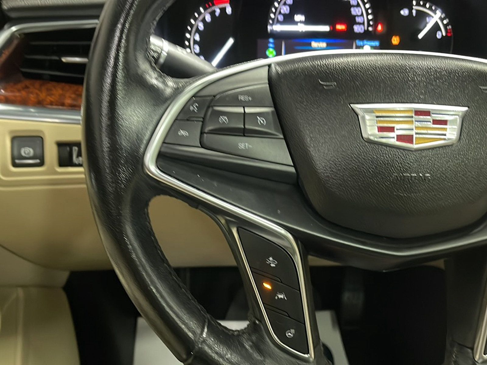 Used 2019 Cadillac XT5 Premium Luxury FWD image 5