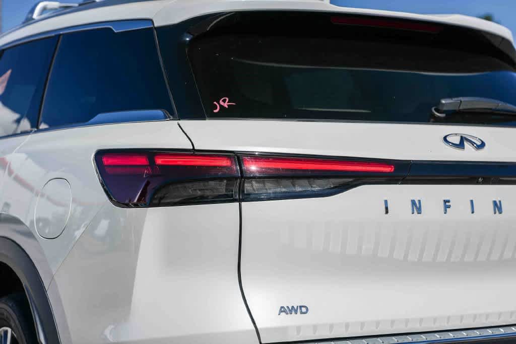 Used 2023 INFINITI QX60 Sensory AWD/4WD image 9