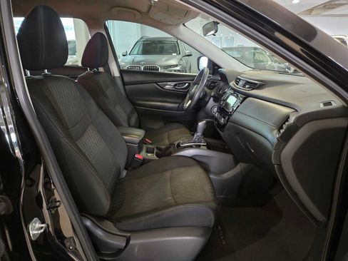 Used 2019 Nissan Rogue SV FWD image 10