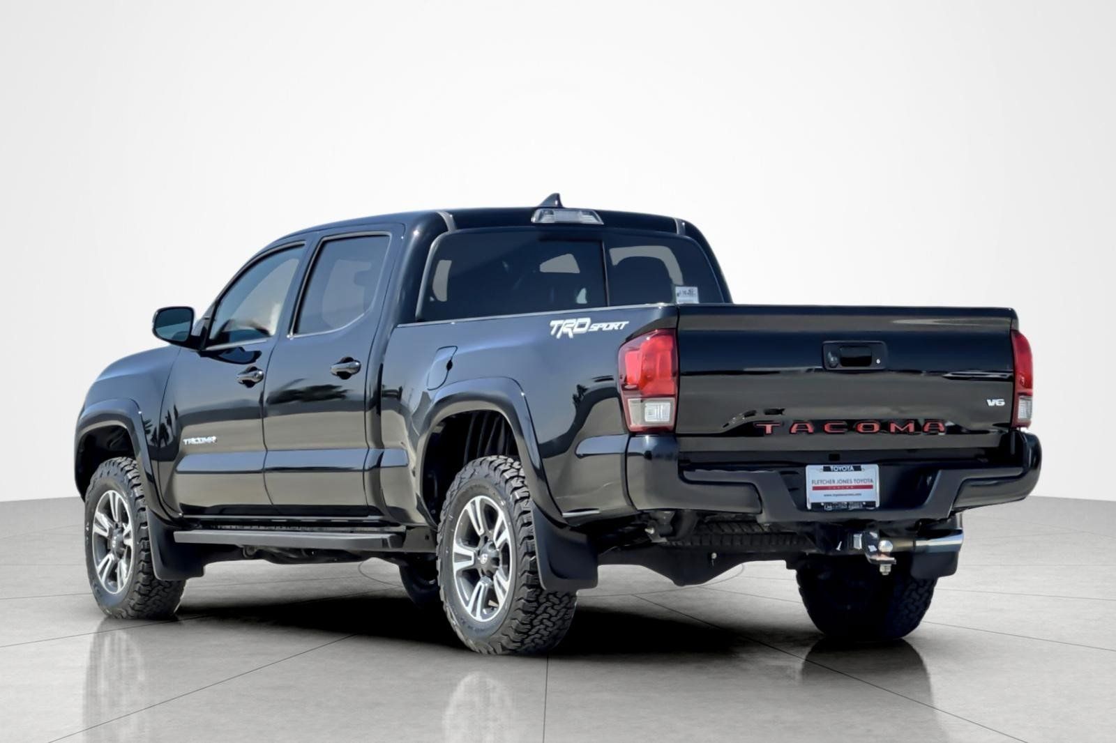 Used 2019 Toyota Tacoma TRD Sport RWD image 3