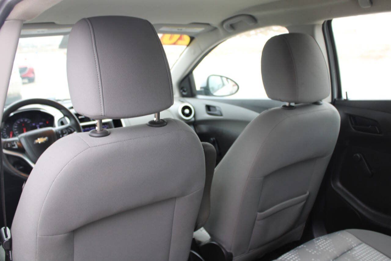 Used 2020 Chevrolet Sonic LT FWD image 16