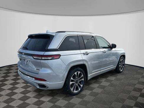 Used 2023 Jeep Grand Cherokee Overland w/ Luxury Tech Group IV image 5