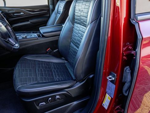 Used 2023 Cadillac Escalade ESV V image 10