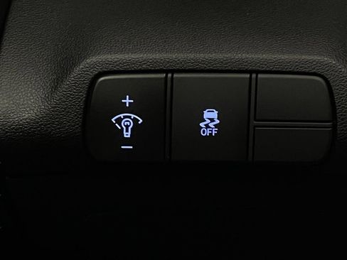 Certified 2025 Hyundai Elantra SEL FWD image 13