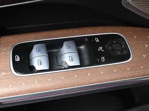 Used 2023 Mercedes-Benz EQS 580 4MATIC SUV image 11