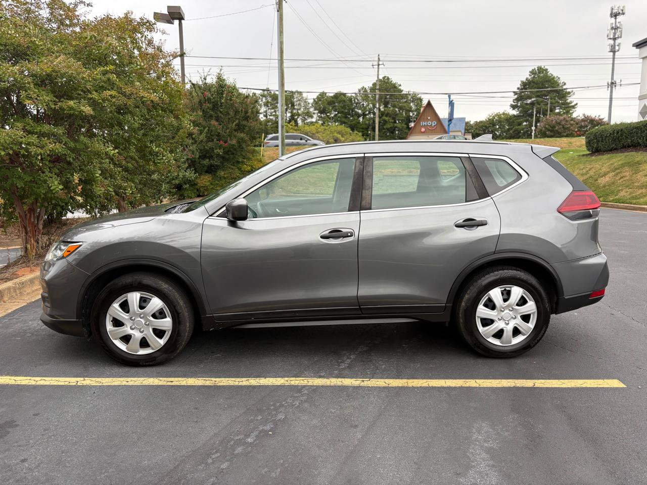 Used 2018 Nissan Rogue S FWD image 8