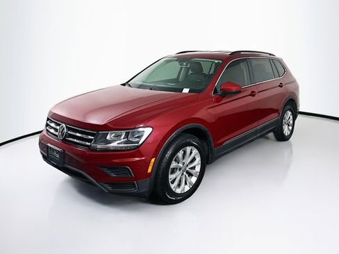 Used 2018 Volkswagen Tiguan SE image 3