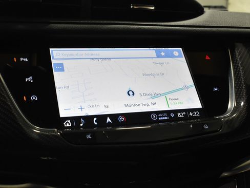 Certified 2025 Cadillac XT6 Sport w/ Technology Package AWD/4WD image 18