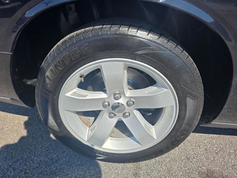 Used 2012 Dodge Challenger SXT RWD image 18