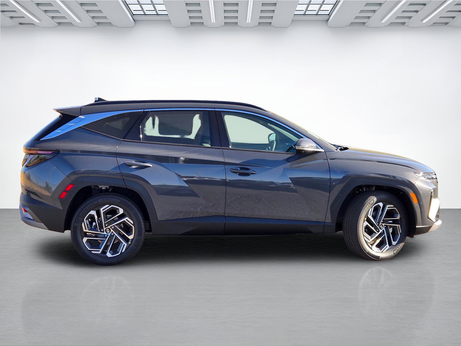 New 2026 Hyundai Tucson Limited AWD/4WD image 2