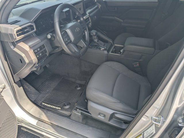 Used 2025 Toyota Tacoma SR5 AWD/4WD image 9