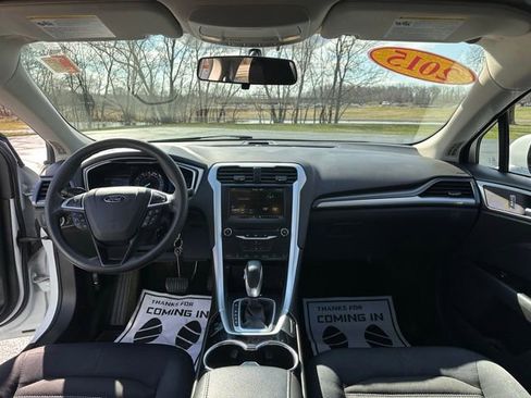 Used 2015 Ford Fusion SE FWD image 12