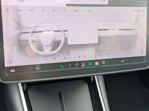 Used 2020 Tesla Model 3 Standard Range RWD image 23
