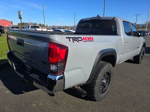 Used 2019 Toyota Tacoma TRD Off-Road image 3