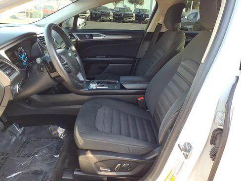 Certified 2017 Ford Fusion SE image 12