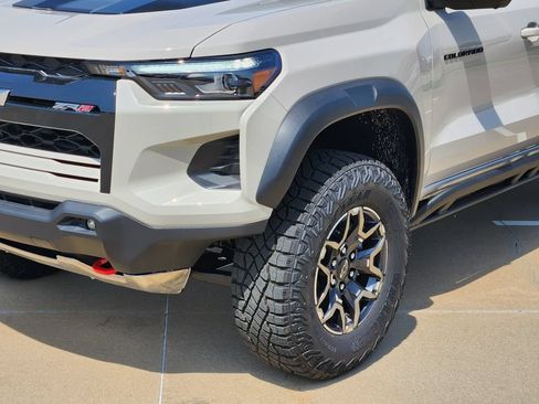 New 2026 Chevrolet Colorado ZR2 w/ Technology Package AWD/4WD image 6