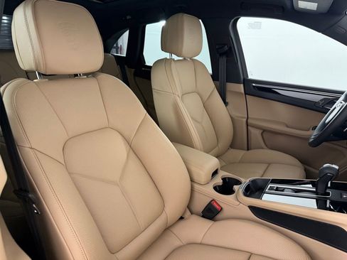 New 2026 Porsche Macan AWD/4WD image 21