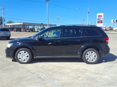 Used 2020 Dodge Journey SE w/ SE Popular Equipment Group image 2