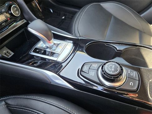 Used 2019 INFINITI QX30 w/ Cargo Package image 28