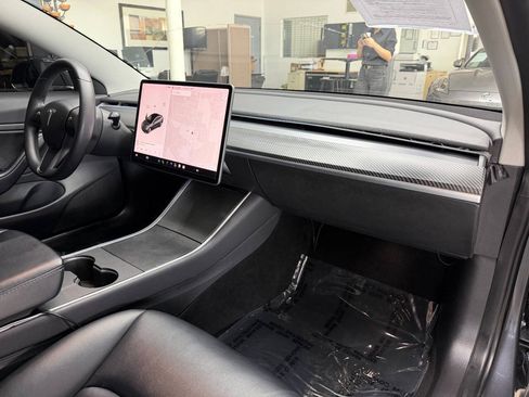 Used 2019 Tesla Model 3 AWD/4WD image 18