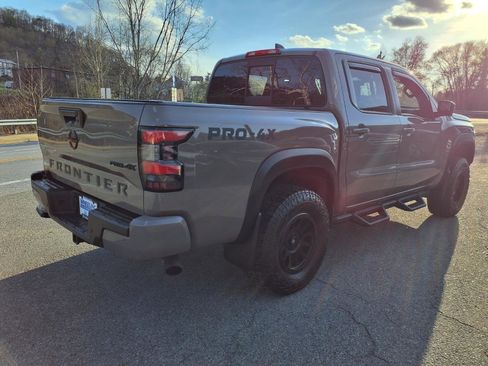 Used 2022 Nissan Frontier PRO-4X AWD/4WD image 3