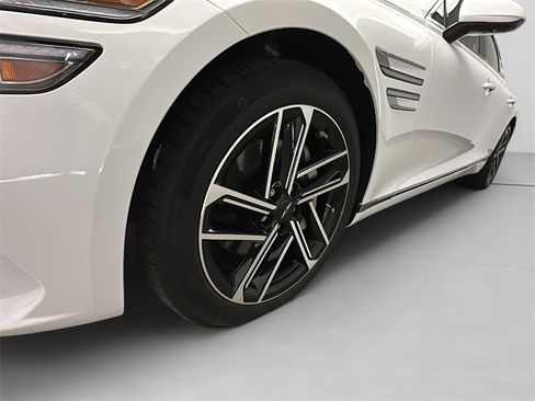 Certified 2025 Genesis G80 2.5T Advanced image 4