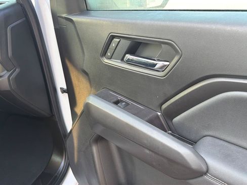 Used 2025 GMC Canyon Elevation w/ Convenience Package AWD/4WD image 9