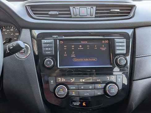 Used 2018 Nissan Rogue SV image 13