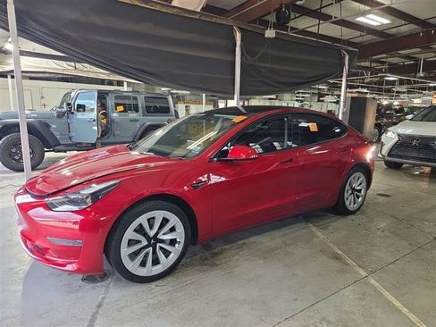 Used 2023 Tesla Model 3 Standard Range RWD image 3