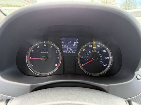 Used 2014 Hyundai Accent GLS image 15