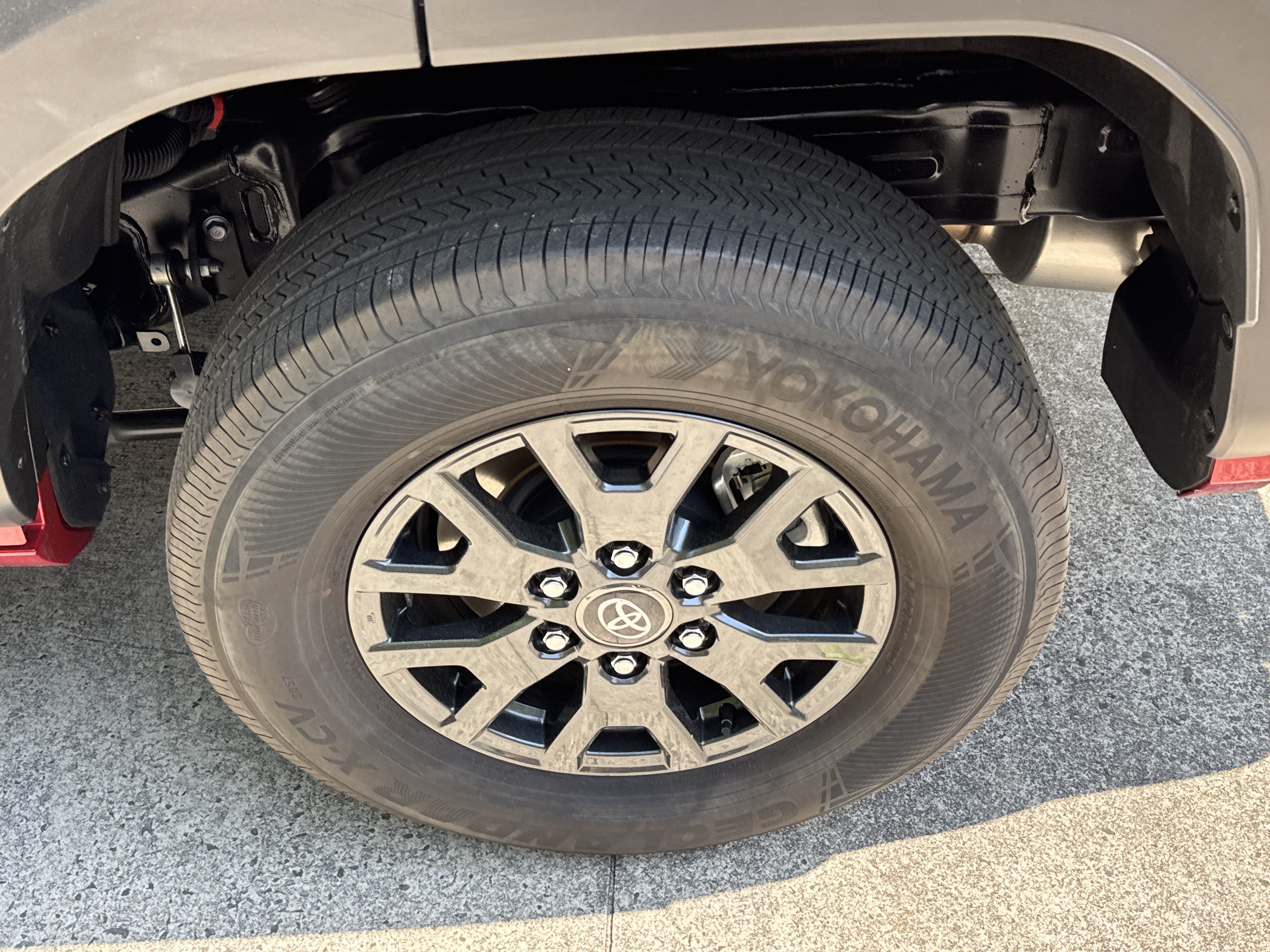 Used 2025 Toyota 4Runner SR5 AWD/4WD image 17