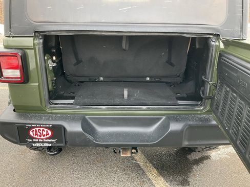 Used 2020 Jeep Wrangler Sport image 23