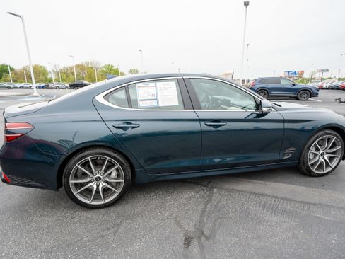Used 2025 Genesis G70 2.5T RWD image 6