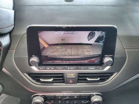 Used 2022 Nissan Altima 2.5 SR FWD image 17