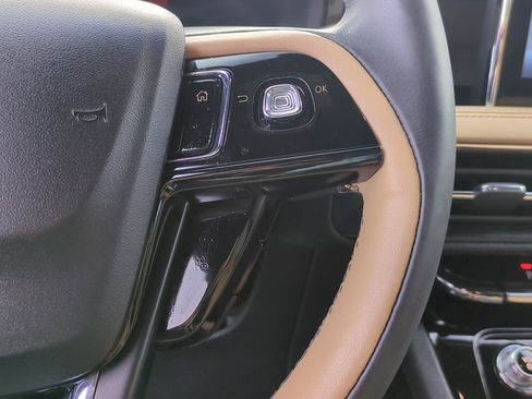 Used 2021 Lincoln Corsair Reserve w/ Equipment Group 201A image 17