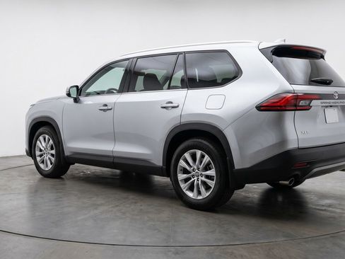 Used 2025 Toyota Grand Highlander FWD image 6