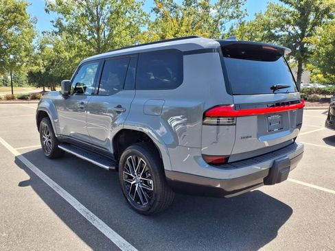 New 2025 Lexus GX 550 image 6