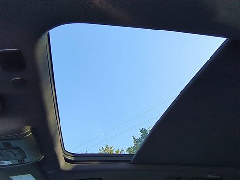 Used 2024 Chevrolet Tahoe Premier w/ Premium Package image 20