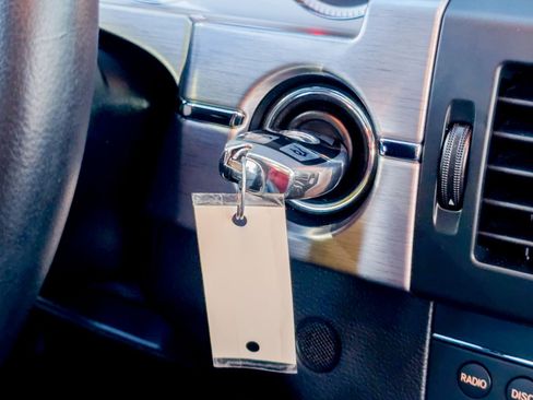 Used 2010 Mercedes-Benz GLK 350 4MATIC image 39