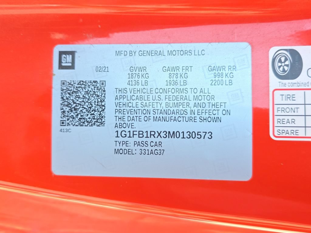Used 2021 Chevrolet Camaro LT w/ Technology Package RWD image 18
