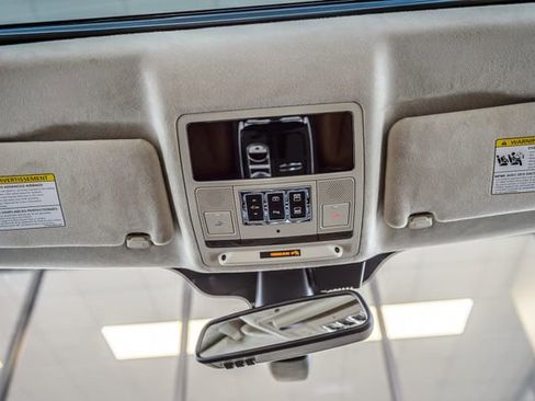 Used 2017 Jaguar XJ L Portfolio image 39