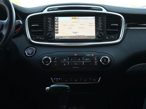 Used 2017 Kia Sorento SX FWD image 13