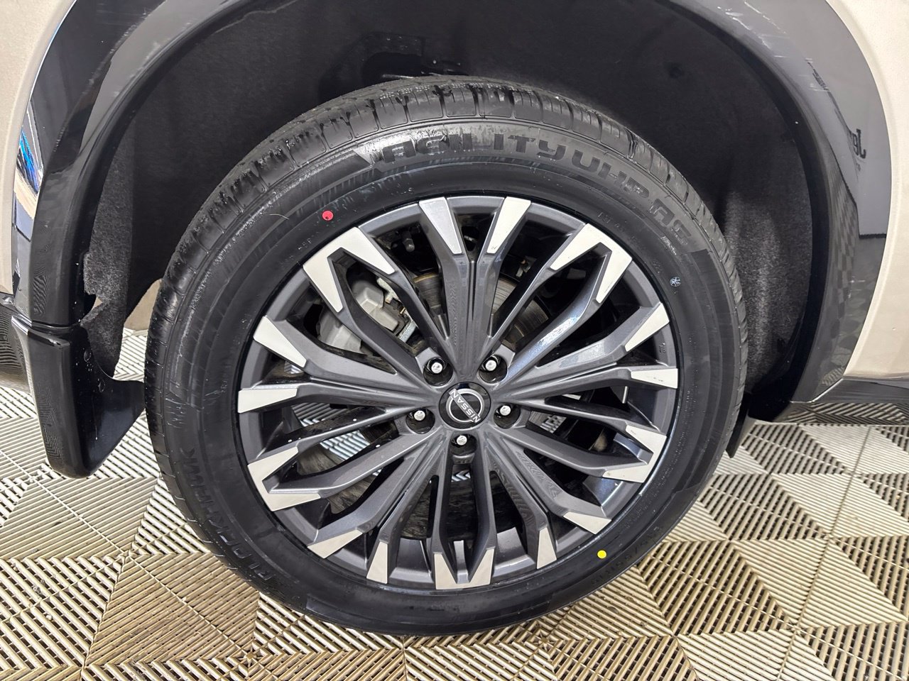 Used 2025 Nissan Rogue Platinum w/ Platinum Premium Package AWD/4WD image 37